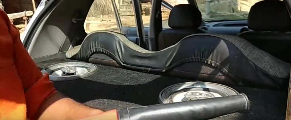 Remove car Dust And Dirt