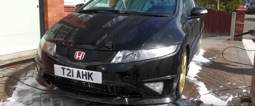 How to Keep a Black Car Clean2